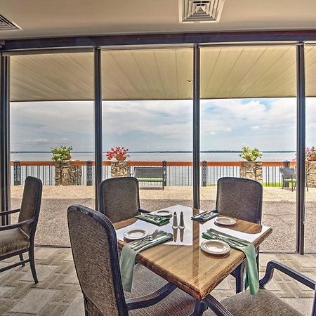 Idyllic Montgomery Condo With Pool And Lake View! Bagian luar foto